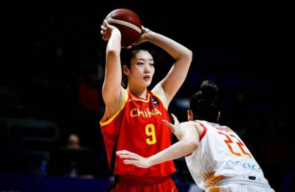 美女奥特曼